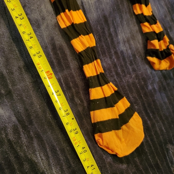 Panty hose Black + Orange Halloween runs small - Picture 3 of 3